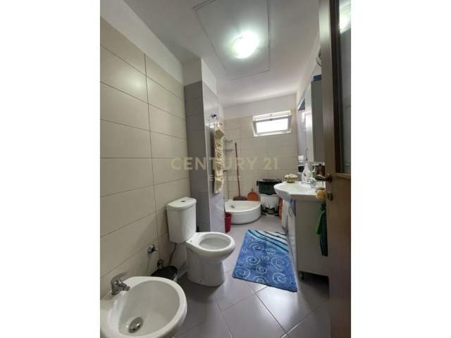 Tirane, shitet apartament 3+1+BLK Kati 3, 140.000 m² 140.000 Euro (Fresku)