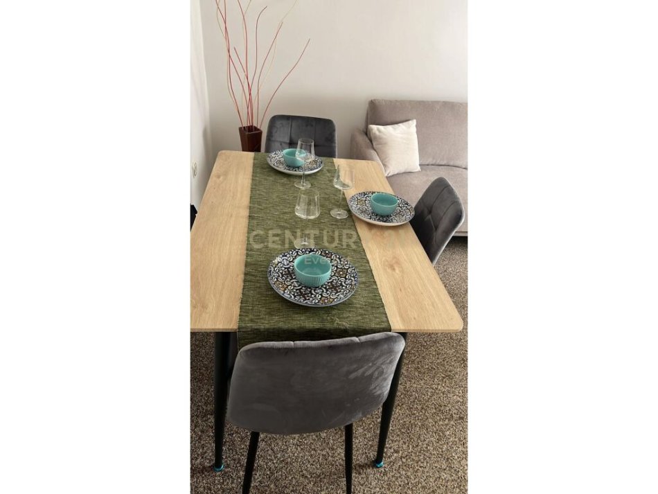 Tirane, jepet me qera apartament 2+1+Ballkon Kati 2, 102 m² 600 € (Rruga e Kavajes, Spitali Gjerman)