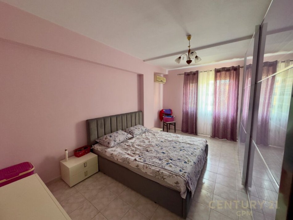 Tirane, jepet me qera apartament 2+1 Kati 2, 120 m² 600 € (Jepet me qira, apartament 2+1 prane sheshit Willson)