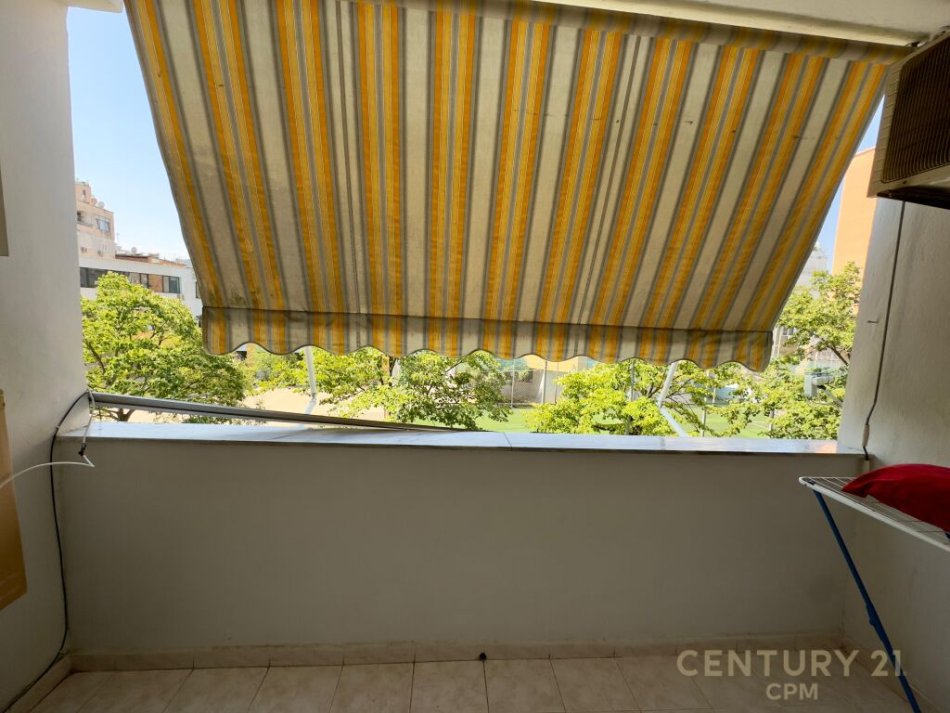 Tirane, jepet me qera apartament 2+1 Kati 2, 120 m² 600 € (Jepet me qira, apartament 2+1 prane sheshit Willson)