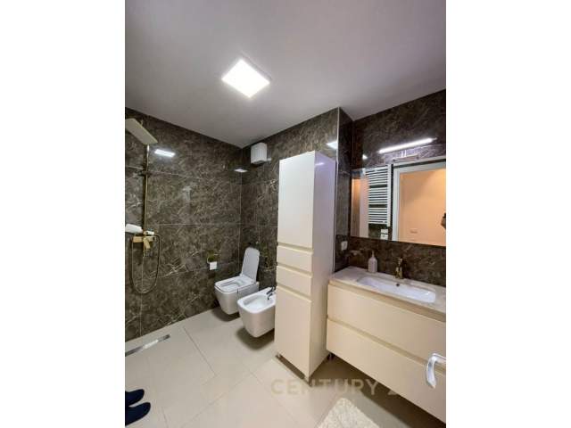 Tirane, jepet me qera apartament 2+1+A+BLK Kati 3, 114 m² 1.000 Euro (Rruga e Kosovarëve)