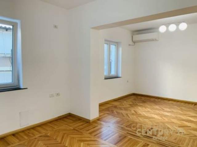 Tirane, jepet me qera apartament 2+1+BLK Kati 3, 92 m² 600 Euro (Myslym Shyri)