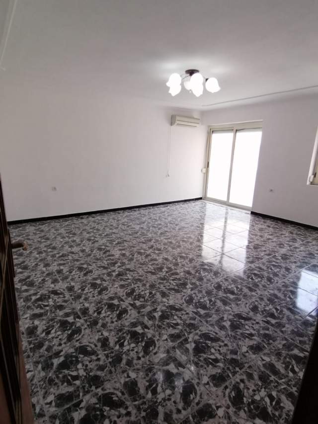 Tirane, jepet me qera apartament 2+1+A+BLK Kati 6, 105 m² 400 Euro (Islam Alla)