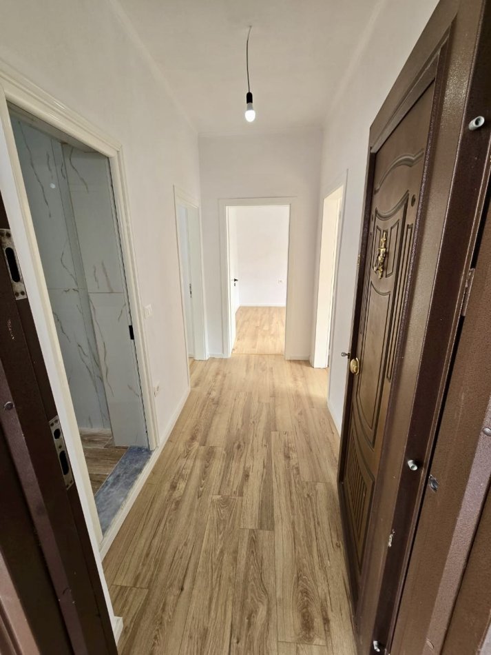 Tirane, shitet apartament 2+1+Aneks+Ballkon Kati 3, 75 m² 129.000 € (Oxhaku afer Pediatris)
