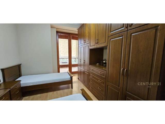 Tirane, jepet me qera 1.100 Euro
