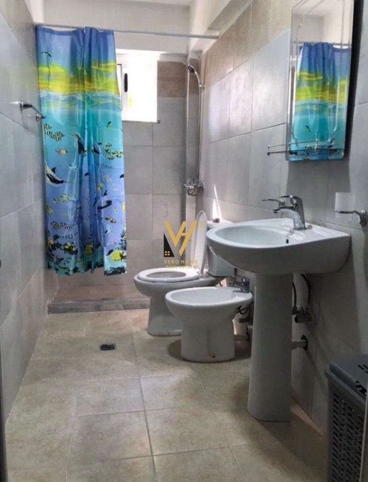 Tirane, jepet me qera apartament 1+1+Ballkon Kati 1, 60 m² 450 € (LAPRAKE)
