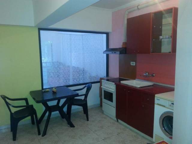 Tirane, shitet apartament 42 m² 40.000 Euro