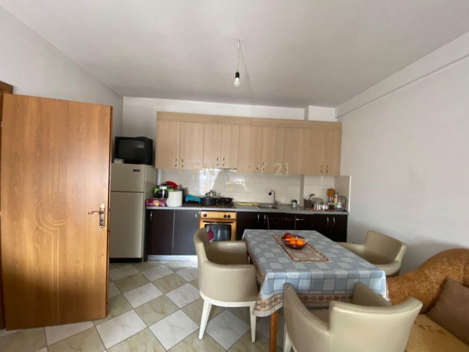 Tirane, shitet apartament 2+1+Ballkon Kati 6, 107 m² 128.000 € (Ne Astir , prane Vila-L)