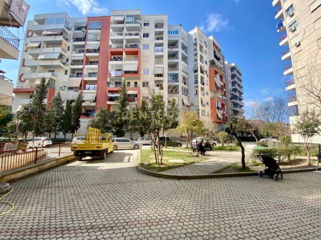 Tirane, jepet me qera apartament 1+1+BLK Kati 6, 65 m² 320 Euro (Bulevardi Migjeni)