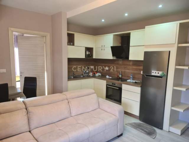 Tirane, jepet me qera apartament 1+1+BLK Kati 8, 62 m² 320 Euro (ASTIR)