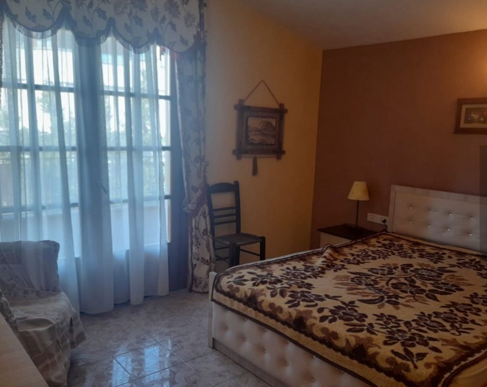 Tirane, jepet me qera apartament 2+1 Kati 3, 135 m² 550 € (Komuna e parisit)