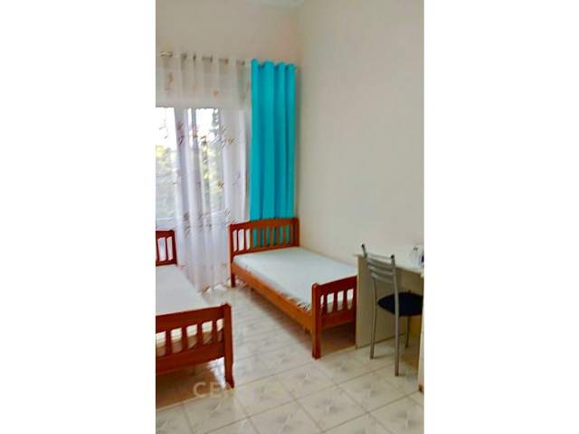 Tirane, jepet me qera apartament 2+1+A Kati 4, 75 m² 470 Euro (Shallvaret)