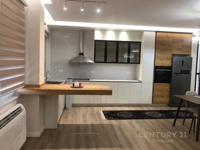 Tirane, jepet me qera apartament 3+1+A+BLK Kati 2, 200 m² 1.500 Euro (TEG)