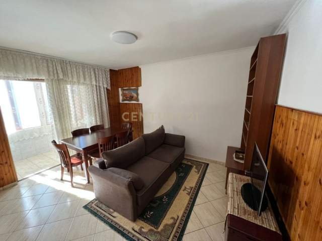 Tirane, jepet me qera apartament 1+1+BLK Kati 5, 65 m² 370 Euro (Rruga Asim Vokshi)