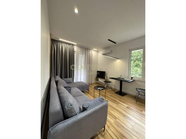 Tirane, shitet apartament 1+1 Kati 5, 65 m² 115.000 Euro/m2 (Xhamia e tabakeve)