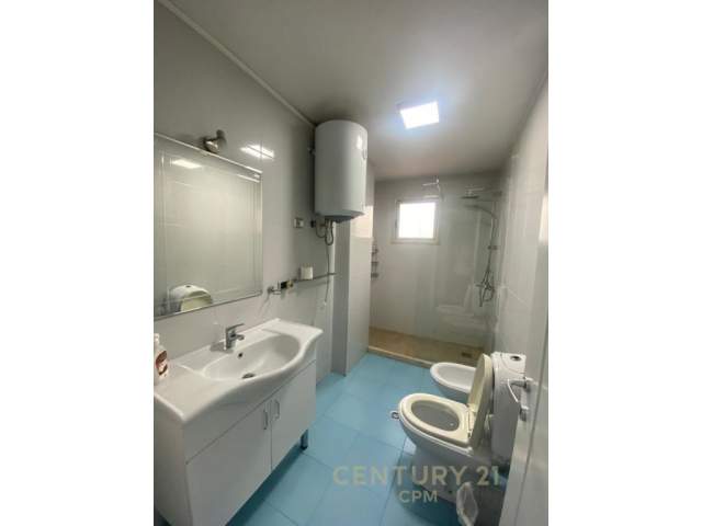 Tirane, shes apartament 140 m² 225.000 Euro (Rruga e Bogdaneve)