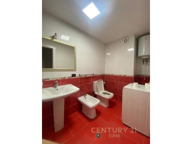Tirane, shes apartament 140 m² 225.000 Euro (Rruga e Bogdaneve)