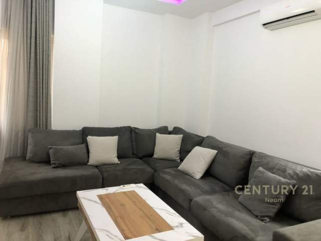Tirane, jepet me qera apartament 1+1+BLK Kati 1, 55 m² 500 Euro (Liqen i Thate)