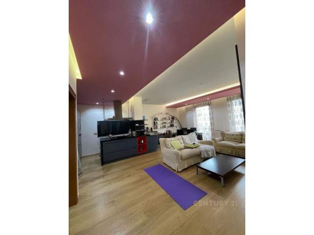 Tirane, jepet me qera apartament Kati 5, 120 m² 1.600 Euro (Prane Coin Tirana, Albania)
