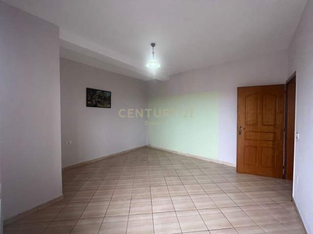 Tirane, shitet apartament 2+1+BLK Kati 8, 93 m² 93.000 Euro (rruga jordan misja)