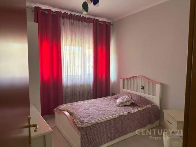 Tirane, jepet me qera apartament 2+1+A+BLK Kati 5, 97 m² 750 Euro (Qender)