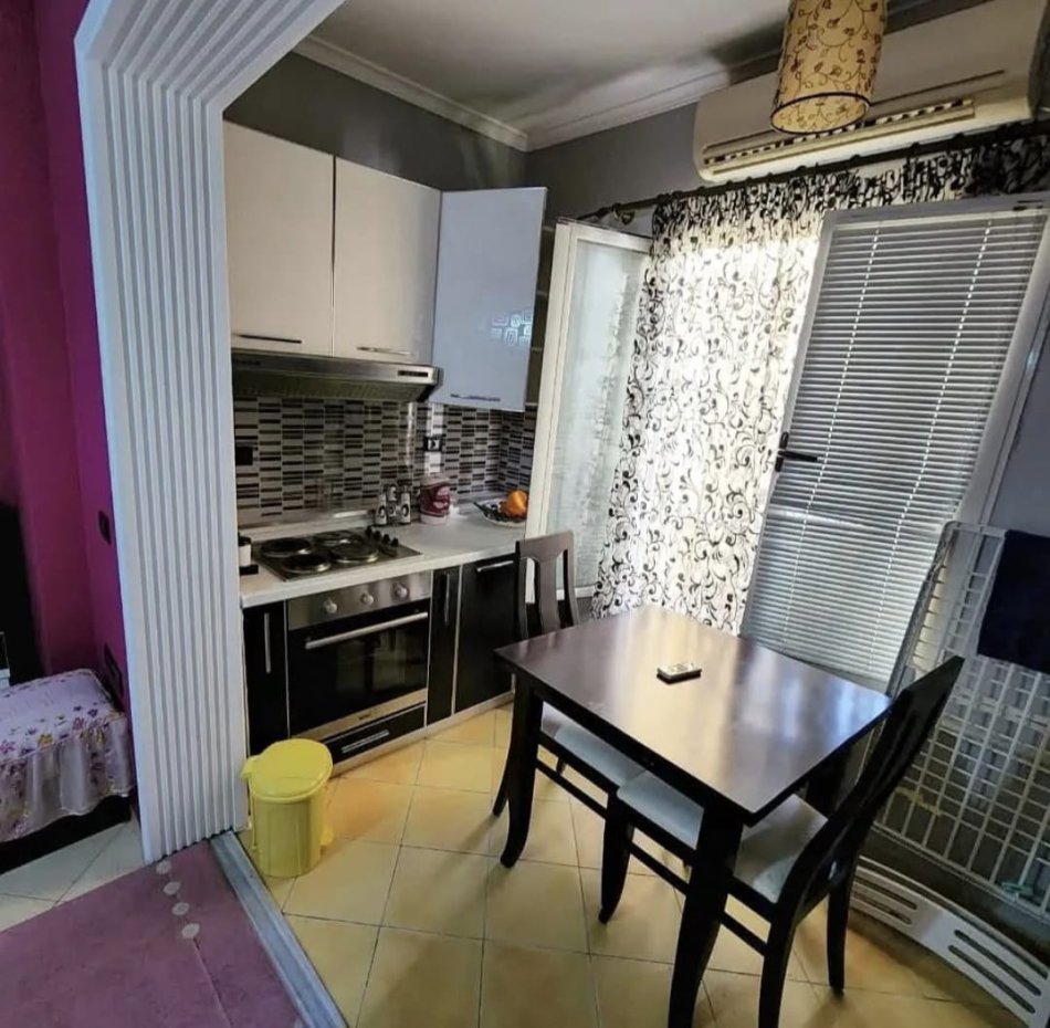 Tirane, jepet me qera garsonier 1+1 Kati 2, 51 m² 350 € (kodra e diellit)