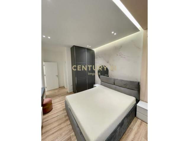 Tirane, jepet me qera apartament 2+1 Kati 7, 99 m² 1.000 Euro