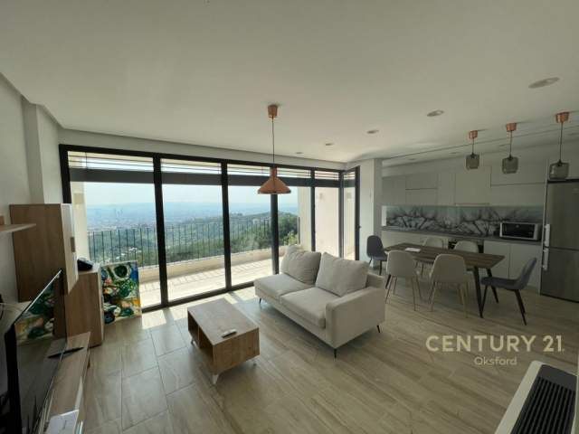 Tirane, jepet me qera apartament 2+1 850 Euro (dajt)