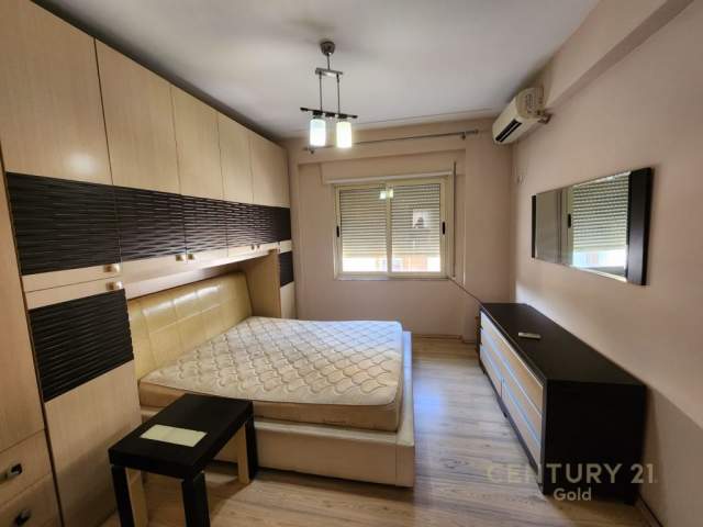 Tirane, shes apartament 96.000 Euro (kodra e diellit)