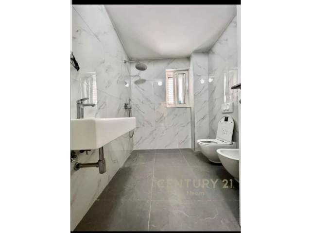 Tirane, shes apartament 2+1 125.000 Euro (21 dhjetori)