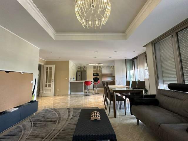 Tirane, jepet me qera apartament 3+1+A+BLK Kati 5, 179 m² 2.100 Euro (Rr. "Sami Frasheri", Liqeni i Tiranës)