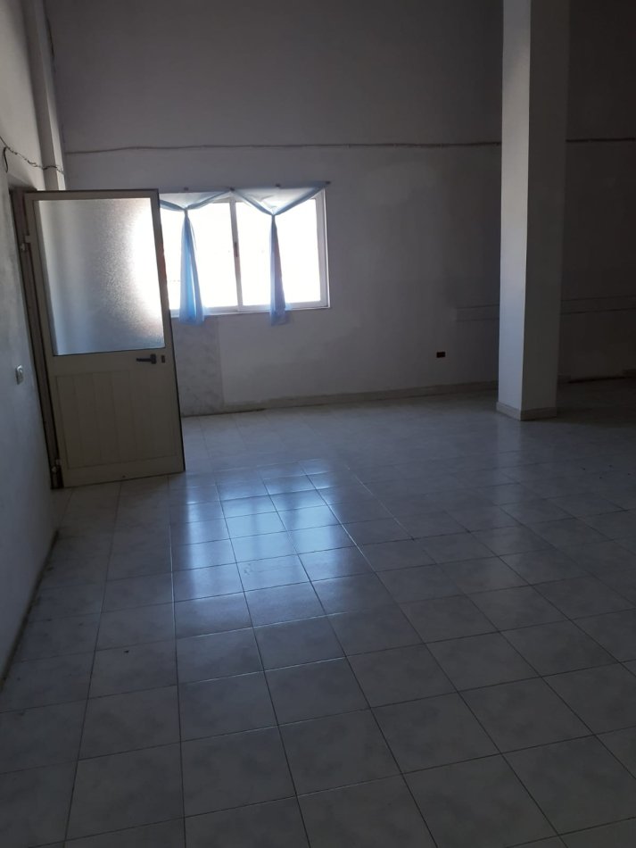 Tirane, jepet me qera Kati 2, 360 m² 750 € (Sauk)