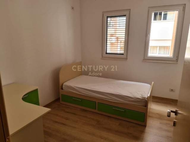 Tirane, jepet me qera apartament 3+1+BLK Kati 3, 122 m² 600 Euro (Liqeni i Thate)