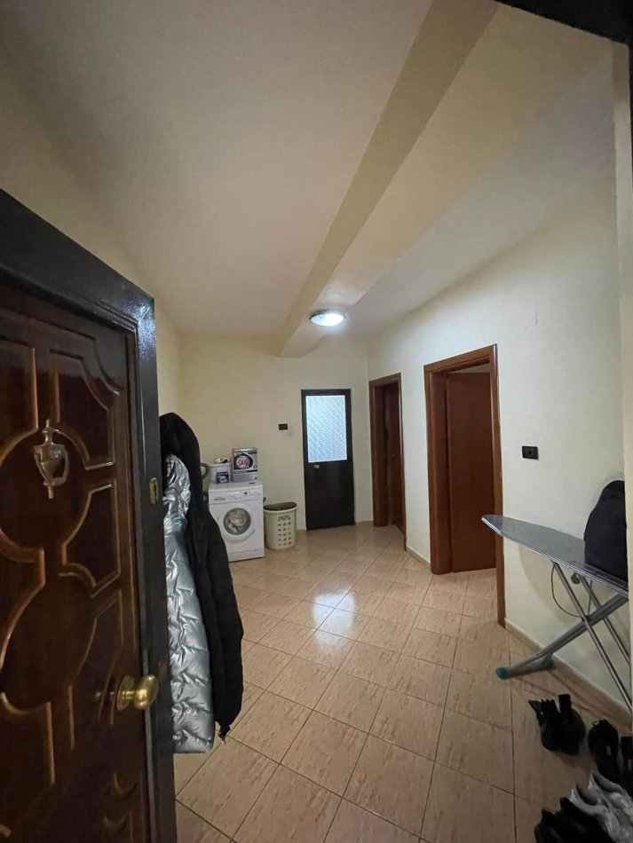Tirane, shitet apartament 2+1+Aneks+Ballkon Kati 0, 118 m² 163.000 € (rruga e kavajes)