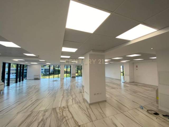 Tirane, jepet me qera ambjent biznesi 3.000 Euro (RRUGA E ELBASANIT)