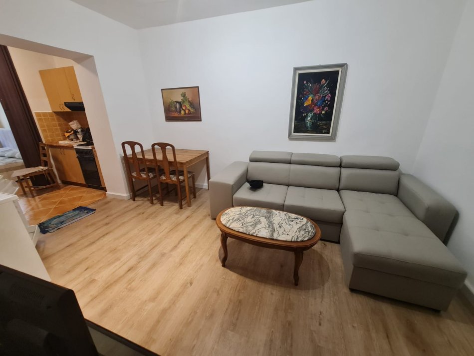 Shqiperi, jepet me qera apartament 1+1 Kati 3, 55 m² 490 € (Myslym Shyri)
