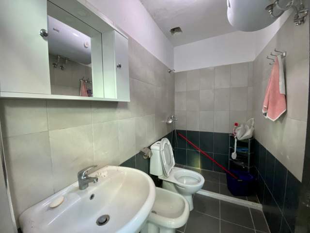 Tirane, jepet me qera Vile 2+1 Kati 1, 85 m² 320 Euro (Xhamlliku)