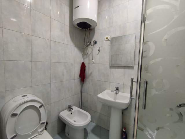 Tirane, jepet me qera apartament 1+1+BLK Kati 8, 62 m² 450 Euro (Rruga Elbasanit)