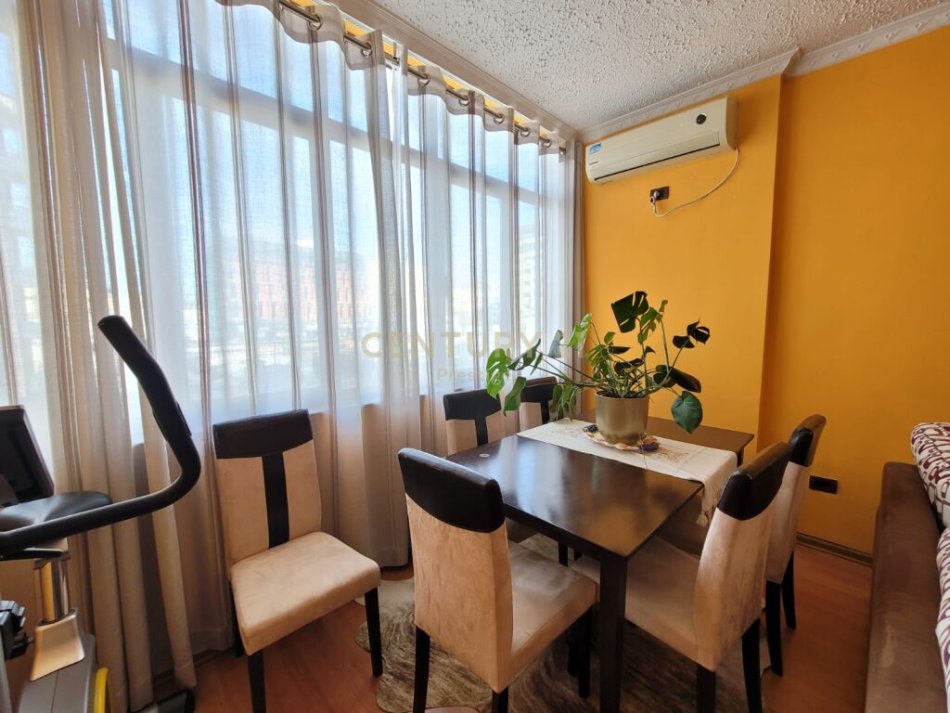 Tirane, shitet apartament 1+1+Ballkon Kati 5, 83 m² 210.000 € (ne zonen e sheshit Wilson, pallat i ri me ashensor)