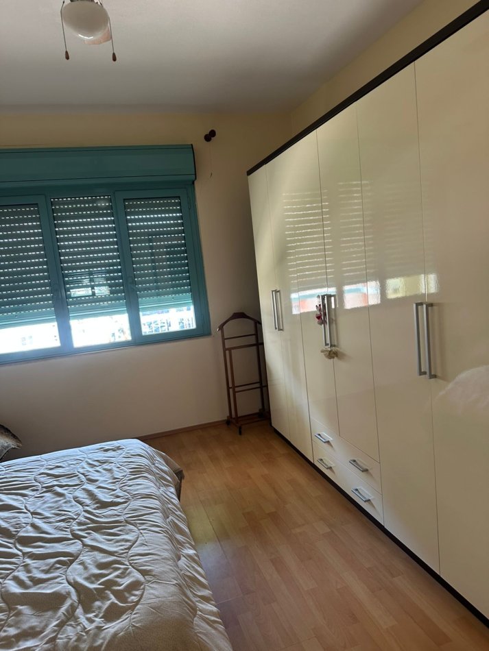 Durres, jepet me qera apartament 1+1+Ballkon Kati 4, 70 m² 420 € (Vollga)