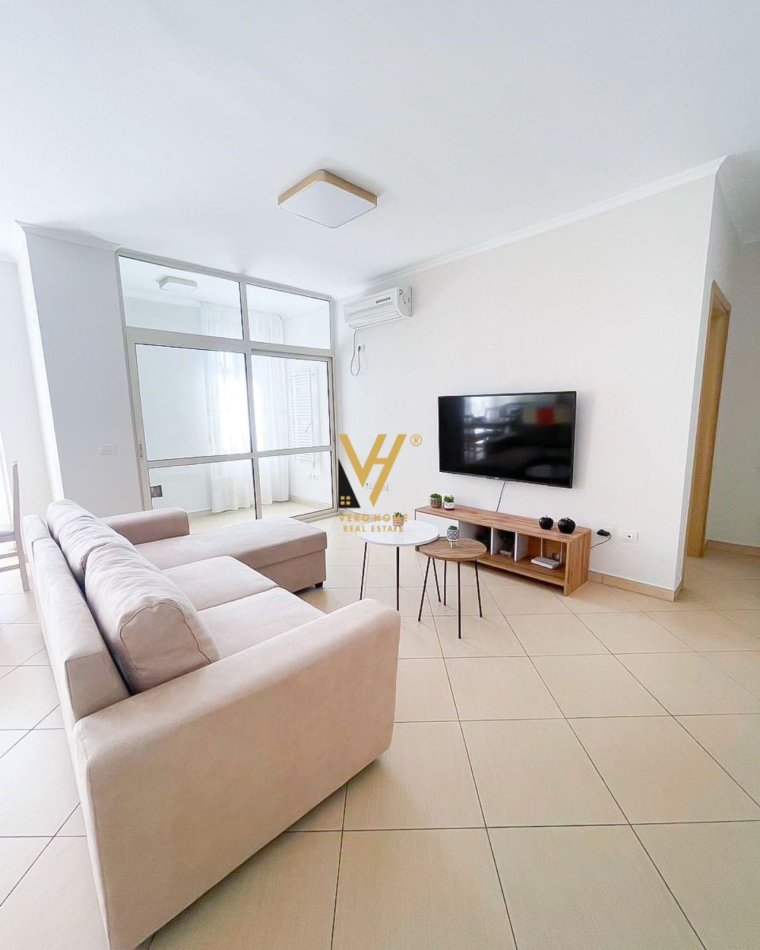 Tirane, jepet me qera apartament 1+1+Ballkon Kati 6, 76 m² 600 € (RRUGA E KAVAJES)