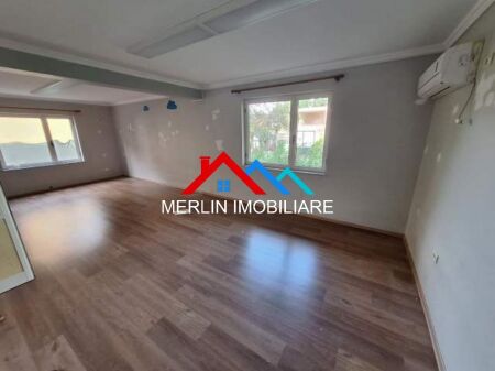 Tirane, jepet me qera Vile 4 Kateshe , 700 m² 3.500 Euro (Sauk)