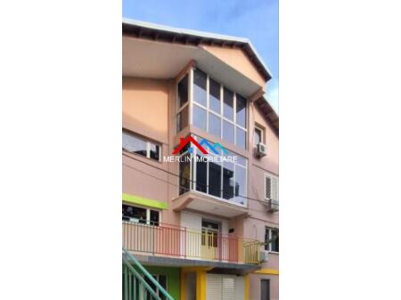 Tirane, jepet me qera Vile 4 Kateshe , 700 m² 3.500 Euro (Sauk)