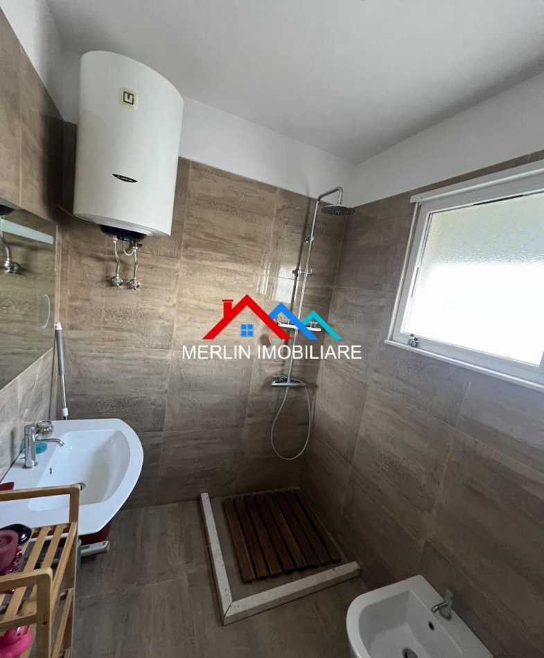 Tirane, jepet me qera apartament 2+1+Ballkon Kati 5, 100 m² 700 € (Rruga e Kroit,KOPSHTI ZOOLOGJIK.)
