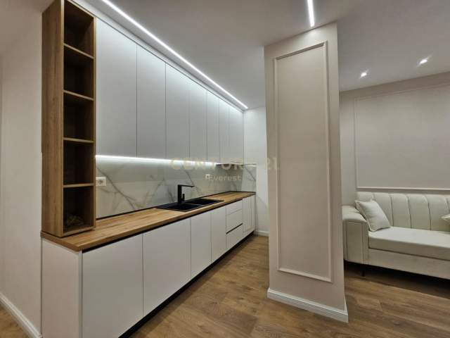 Tirane, shes apartament Kati 4, 120.000 Euro (shkolla e  baletit)