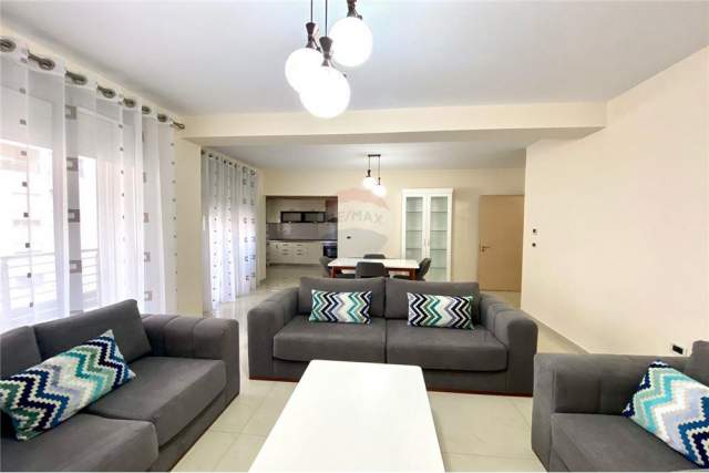 Tirane, jepet me qera apartament 3+1 146 m² 1.500 Euro (Kompleksi Nobis)