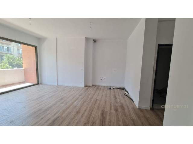Tirane, jepet me qera ambjent biznesi Kati 1, 100 m² 600 Euro (Rruga e Dibres Tirana, Albania)