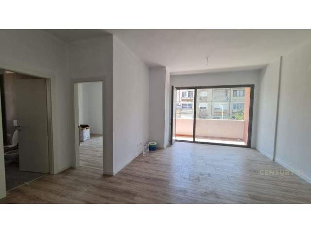 Tirane, jepet me qera ambjent biznesi Kati 1, 100 m² 600 Euro (Rruga e Dibres Tirana, Albania)