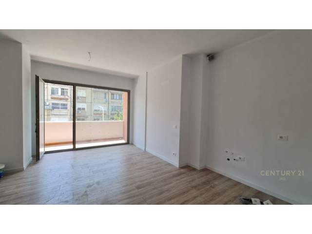 Tirane, jepet me qera ambjent biznesi Kati 1, 100 m² 600 Euro (Rruga e Dibres Tirana, Albania)