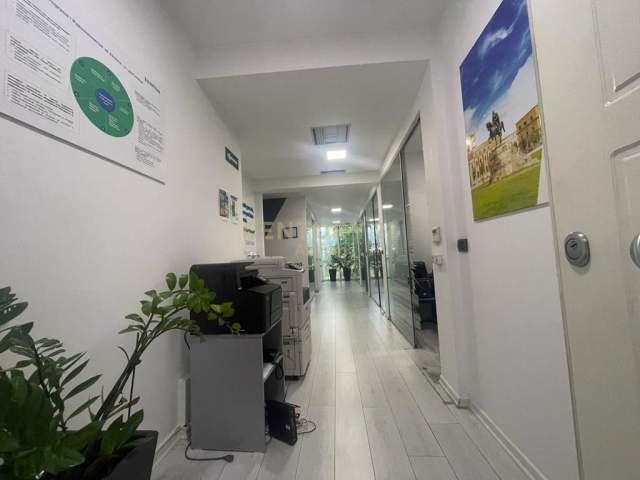 Tirane, ofert zyre Kati 1, 110 m² 1.350 Euro (Ambasador 1 Tirana, Albania)